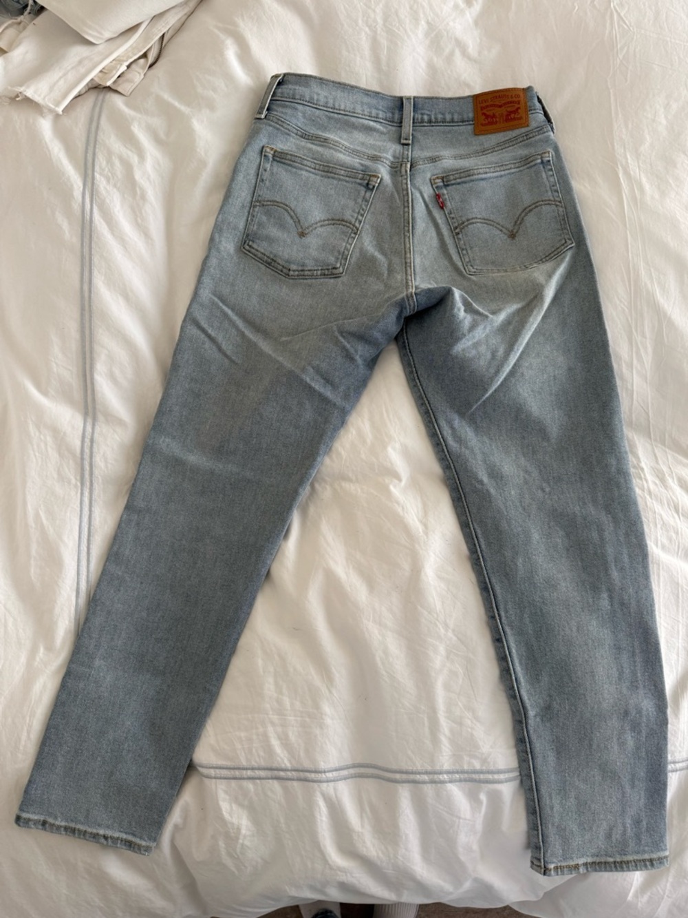 Levi's Women’s Wedgie Jeans in Light Wash Size 28